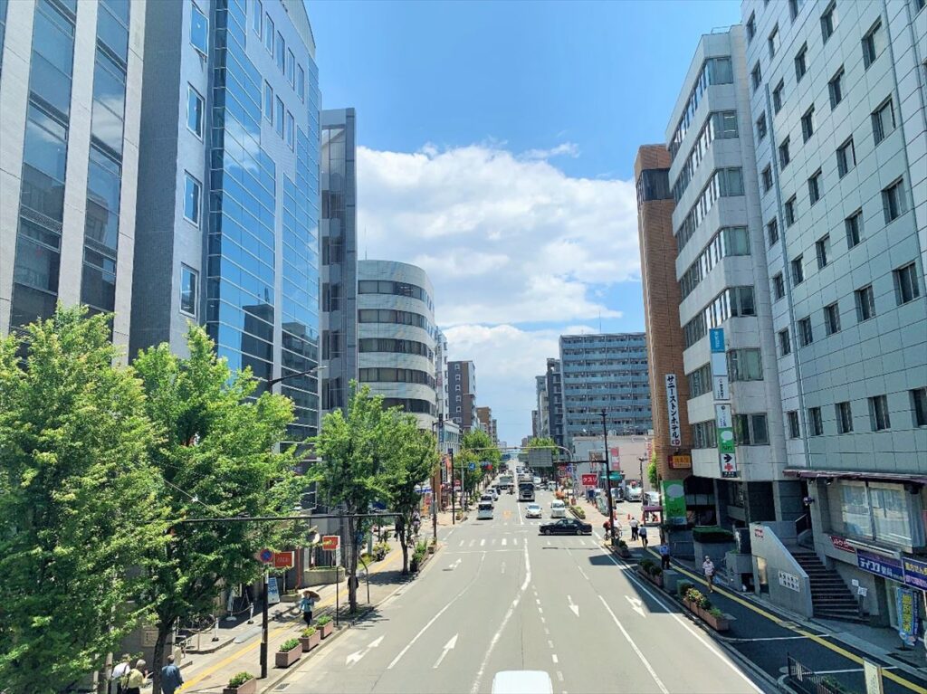 江坂駅周辺の街並み